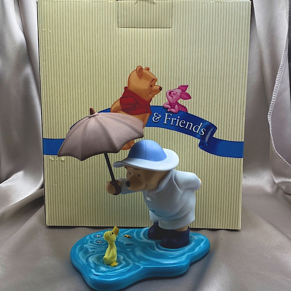 Disney Pooh and friends we’ll share forever whatever the weather figurine - Picture 2 of 7